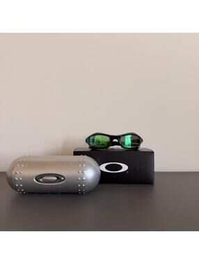 Oakley Men's Silver and Grey Sunglass